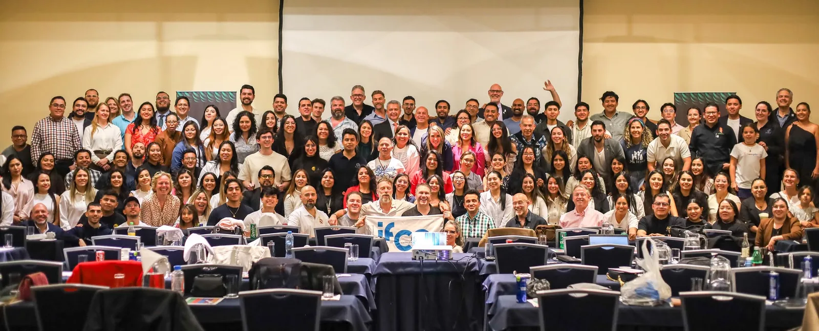 QuiroAds team at the Berkshire Chiropractic Experience 2025 in Mexico City